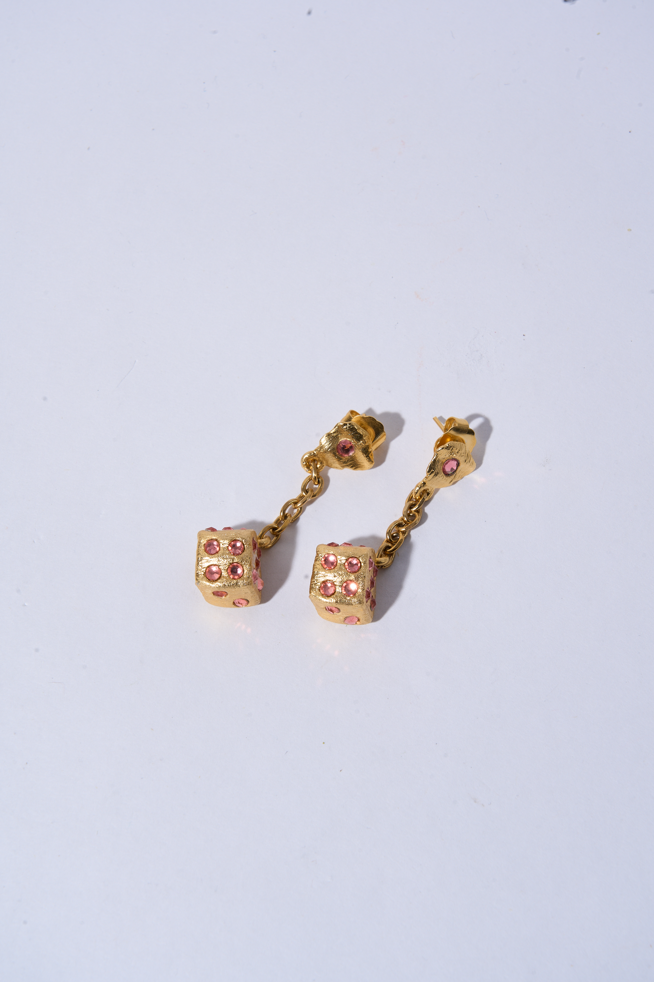 Aretes Topo Dado Dorado